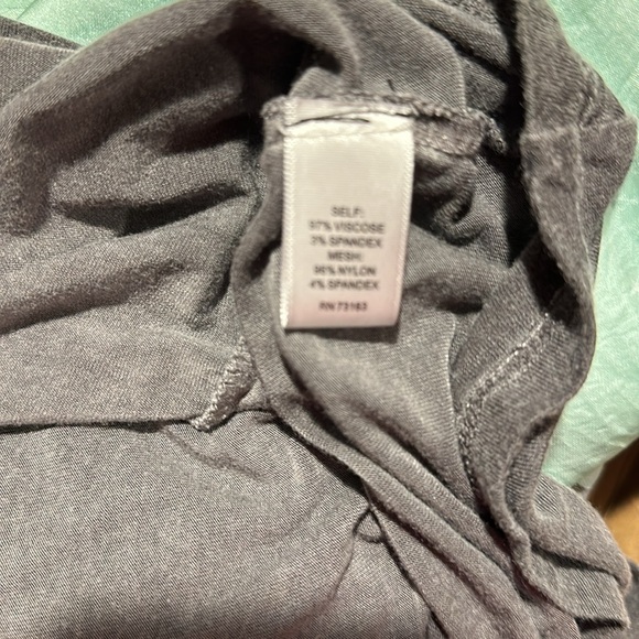 V neck tee - Picture 4 of 4